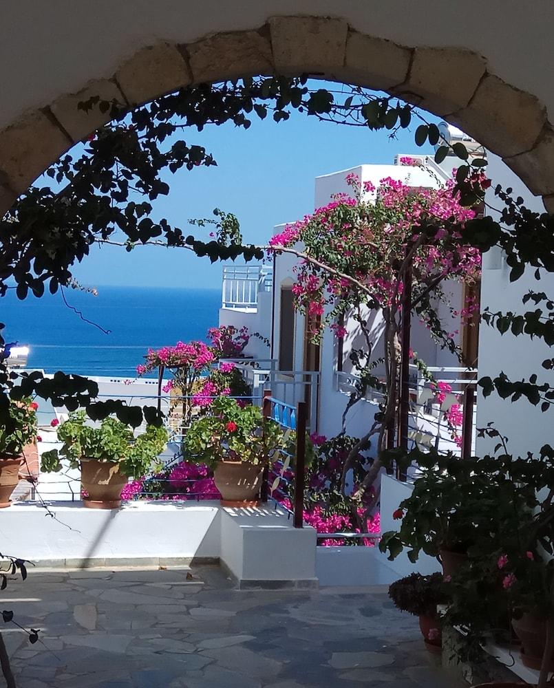 Diktynna Aparthotel 2*